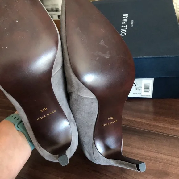 Cole Haan Allaire Shootie II Size: 8.5 Stormcloud Suede - Picture 7 of 8